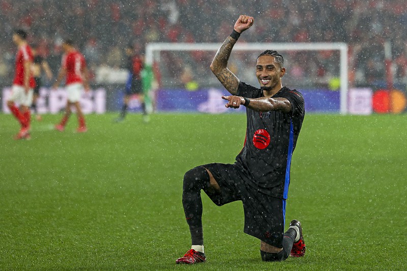 Raphinha se Destaca na Temporada 2024/25 Números de Craque