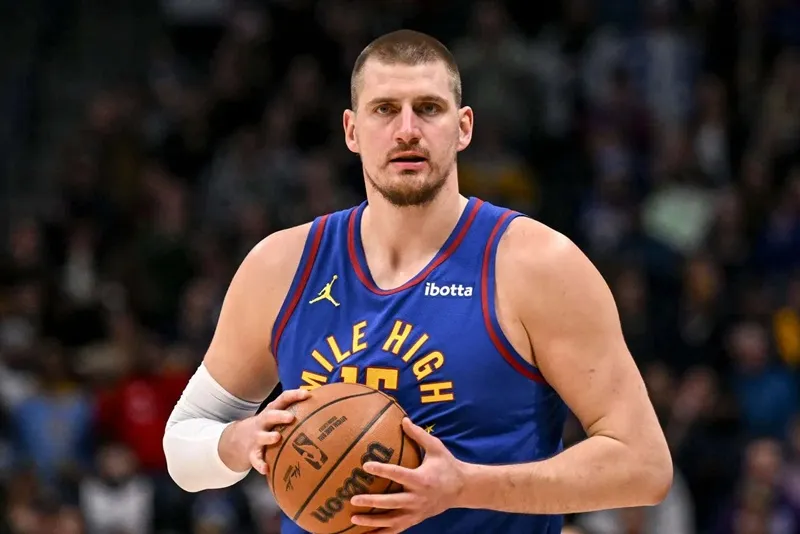 Nikola Jokić Faz História com Triplo-Duplo Inédito na NBA