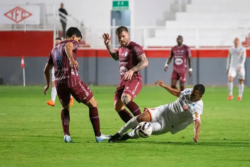 Caxias e Tombense: Empate e Rebaixamento